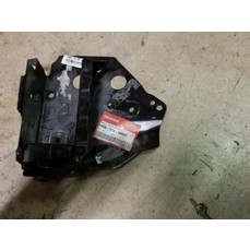 Кронштейн передней панели правый